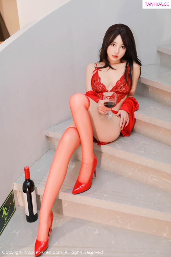   [XiuRen]高清写真图 2024.07.26 No.8922 桃妖夭 丝袜美腿第20张图片